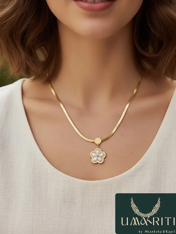 Gold_Golden_Bloom_Necklace_For_Women